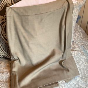 Ann Taylor Suiting separate skirt in size 10